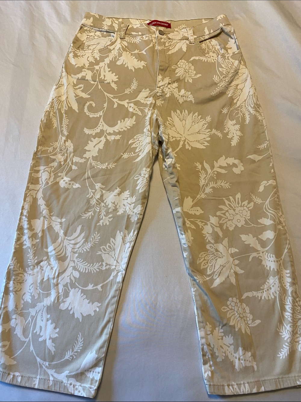 Vintage Gloria Vanderbilt Cream Floral Chino Crops
